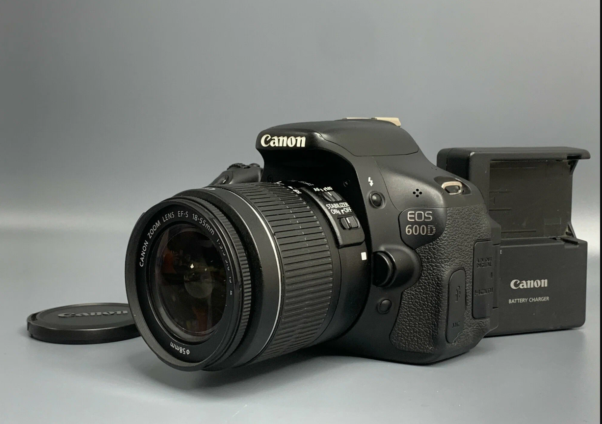 Фотоаппарат Canon EOS 600D